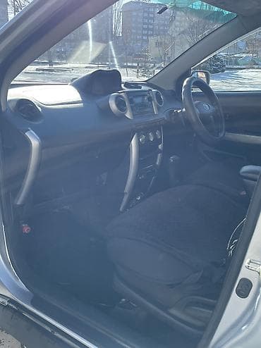 значок ист: Toyota ist: 2003 г., 1.3 л, Автомат, Бензин, Хэтчбэк — 4