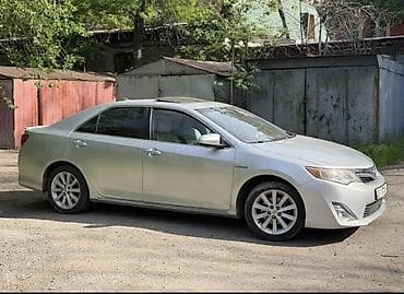 bmw 5 e60: Toyota Camry: 2014 г., 2.5 л, Автомат — 6