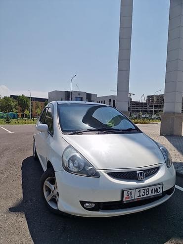 Продажа авто: Honda Fit: 2004 г., 1.3 л, Вариатор, Бензин — 1