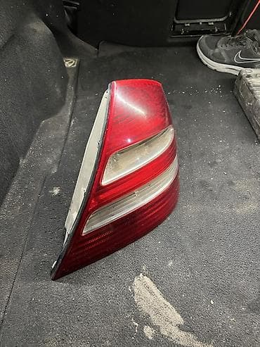света диоты: Задний фонарь (правый ) для Mercedes-Benz E‑Class W211 (седан) — 2