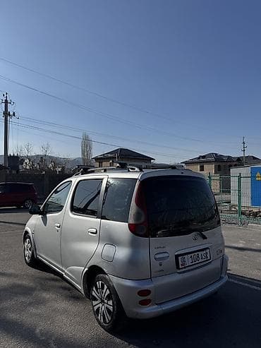 mitsubishi спейстар: Toyota Funcargo: 2001 г., 1.5 л, Механика, Бензин, Хетчбек — 4