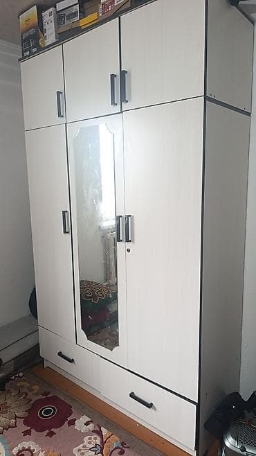 Комоды для одежды: Шкаф-гардероб и комод с зеркалом, комплект для спальни - Материал — 1