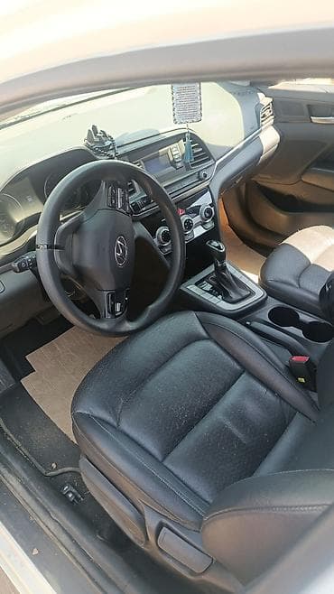 Продажа авто: Hyundai Elantra: 2019 г., 1.6 л, Автомат, Бензин, Седан — 6