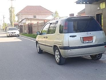 taeta ist: Toyota Raum: 1997 г., 1.5 л, Автомат, Бензин, Хэтчбэк — 5