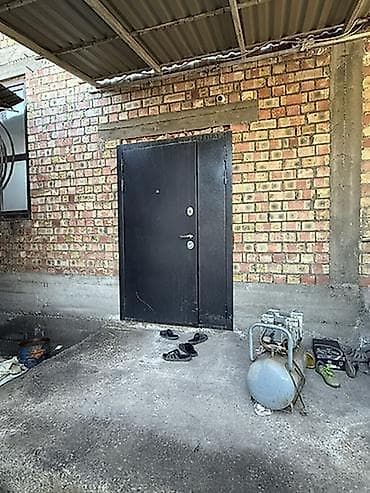 Дордой рынок Сдается помещение Площадь: 250м2 Первый этаж 100м2;