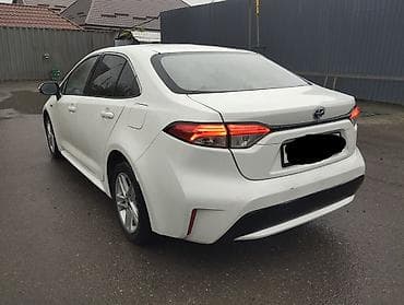 coroll: Toyota Corolla: 2021 г., 1.8 л, Автомат, Гибрид, Седан — 4