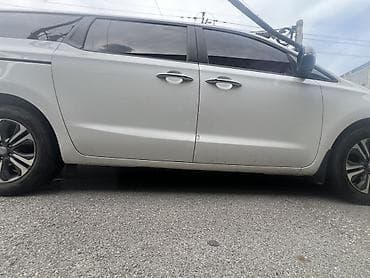 Транспорт: Kia Carnival: 2020 г., 2.2 л, Автомат, Дизель, Минивэн — 10