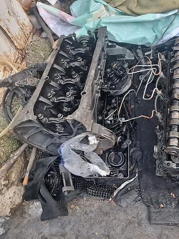 Бензонасосы: Двигатель в разборе — комплект деталей на запчасть галовка — 1