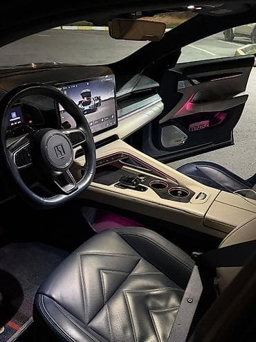 tesla 3: Zeekr 001: 9.3 л | 2022 г. Кроссовер — 7