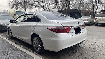 Toyota Camry: 2017 г., 2.5 л, Автомат, Гибрид, Седан