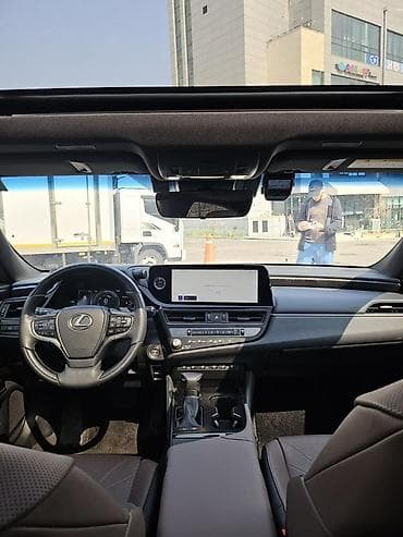 Lexus: Lexus ES: 2023 г., Бензин, Седан — 8