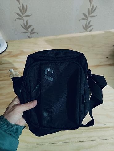 Киреге берилүүчү кийимдер: -Барсетки 1) Оригинал Lining. 1600c 2) Люкс качество Lacosta. 1400с — 5