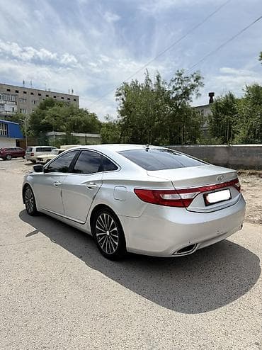 genesis 80: Hyundai Grandeur: 2011 г., 3 л, Автомат, Газ, Седан — 3