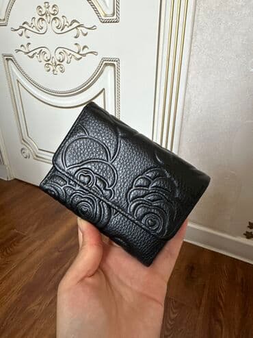 Почти новый кошелек, брала в Pierre Cardin, поместится в любую