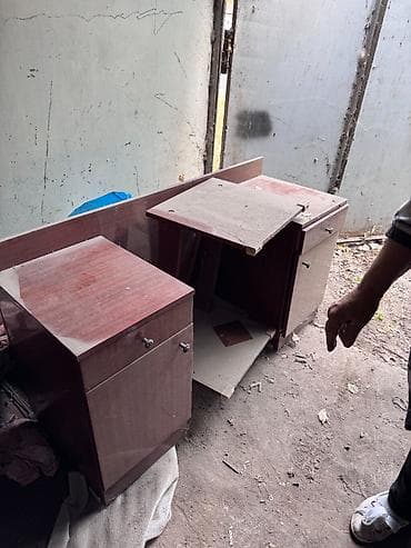 мебель для телевизора: Швейная машинка чайка 3. рабочая холодильник бирюса. рабочий — 5