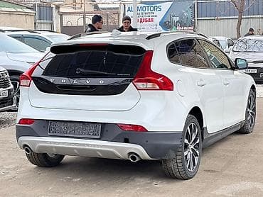 Volvo: Volvo V40 Cross Country: 2019 г., 2 л, Автомат, Дизель, Хетчбек — 3