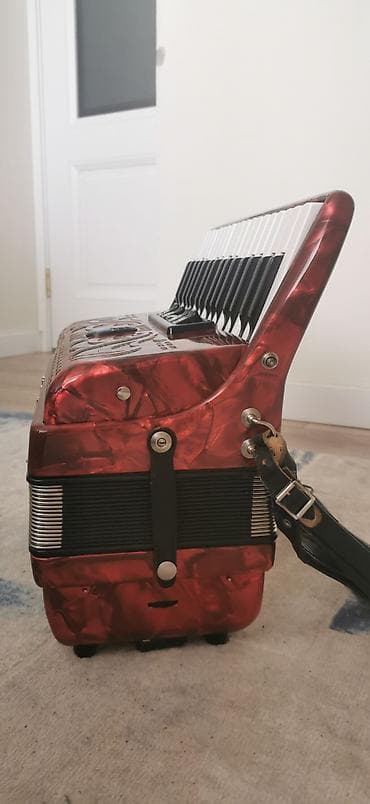 баян рубин: Аккордеон WELTMEISTER CAPRICE N с красным перламутровым корпусом — 5