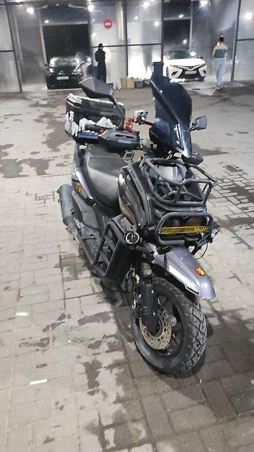 n макси: Макси-скутер Tank, 150 куб. см, Бензин — 9