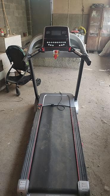 сумка бокс: Продаётся Беговая дорожка Life Fitness на Запчасти не работает — 1