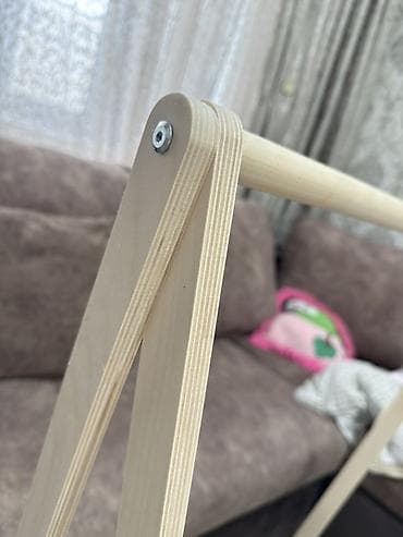 гардиробный: Детская напольная вешалка для одежды из берёзовой фанеры - Подходит — 3