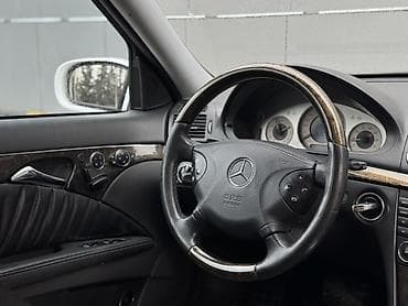 211 салон: Mercedes-Benz E-Class: 2005 г., 3.2 л, Автомат, Бензин, Седан — 8