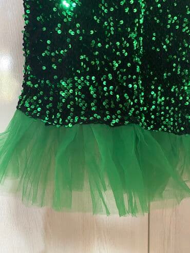 Киреге берилүүчү кийимдер: Кече көйнөгү, Классикалык, Кыска модель, Жеңдери жок, Пайеткалар, S — 5