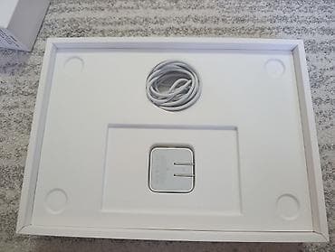 Ноутбуки Apple (MacBook): Продаю новый Apple MacBook Air 13.6" (серебристый) — модель MC654RU/A — 2