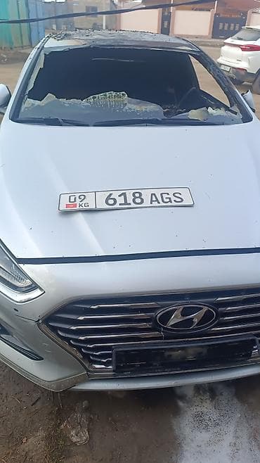 Скупка авто: Hyundai Sonata, серебристый седан (актуальное поколение до — 6
