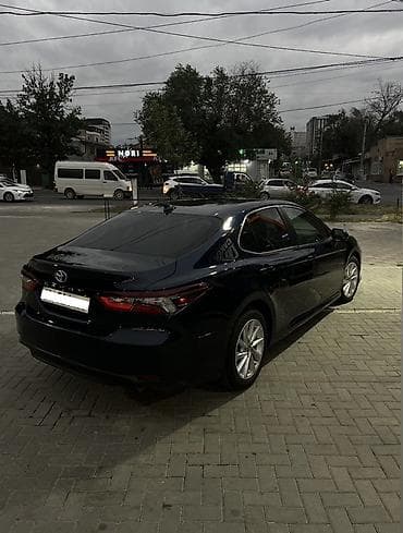 Toyota Camry: 2021 г., 2.5 л, Автомат, Бензин, Седан — 3