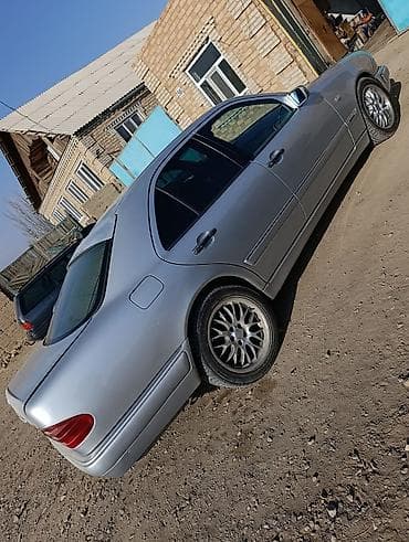 Mercedes-Benz E-Class: 1995 г., 3.2 л, Автомат, Бензин, Седан