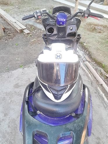 eagle eyes: Скутер (класс 50–150 см³), спортивный дизайн, цвет — 1