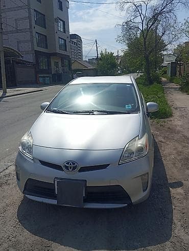 tesla 3: Toyota Prius: 2015 г., 1.8 л, Автомат, Гибрид, Лифтбек — 2