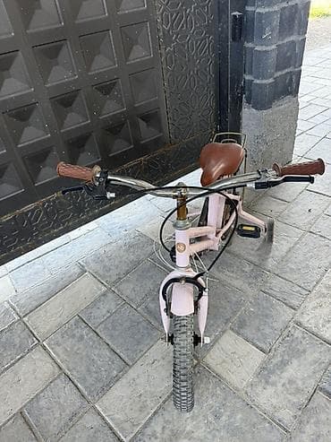 колесо 14: Детский велосипед, 2-колесный, 4 - 6 лет, Для девочки, Б/у — 4