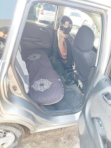 fit 2016: Honda Fit: 2003 г., 1.5 л, Вариатор, Бензин, Хэтчбэк — 6