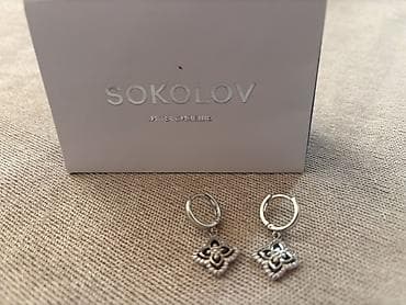 невидимый плащ: Серебряные серьги SOKOLOV с подвесками-клевером - Материал: серебро — 1