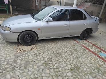 Hyundai Elantra: 1997 г., Седан