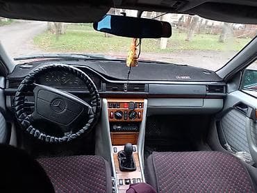 r18 kia: Mercedes-Benz W124: 1993 г., 2.2 л, Механика, Бензин, Универсал — 7