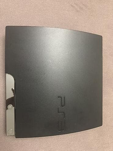 PlayStation 3 Slim (PS3). В комплекте — сама консоль PS3 Slim, кабеля