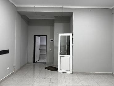 продаю в связи: Сдается помещение под офис/услуги. 48 квадратных метров г. Ош улица — 1