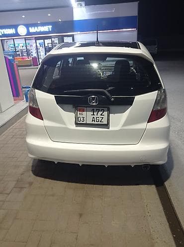 салон на фит: Honda Fit: 2008 г., 1.5 л, Автомат, Бензин, Хэтчбэк — 2