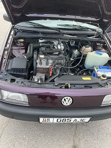 Унаа: Volkswagen Passat: 1993 г., 1.8 л, Кол менен иштөөчү, Бензин, Универсал — 1