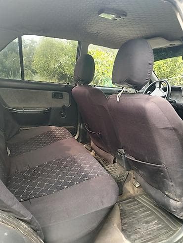 Mazda 323: 1989 г., 1.5 л, Механика, Бензин, Седан — 6