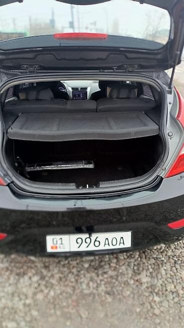 авто хундай: Hyundai Solaris: 2012 г., 1.6 л, Автомат, Бензин, Хэтчбэк — 6