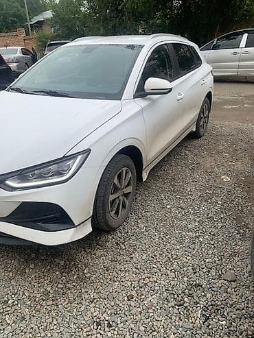 4 vd: BYD E2: 2024 г., Автомат, Электромобиль, Хэтчбэк — 1