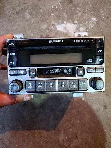 honda odisei: Штатная магнитола Subaru с 6‑дисковым CD‑чейнджером и кассетной декой — 4