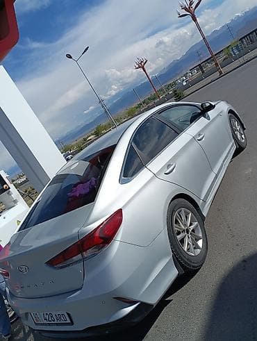 Hyundai Sonata: 2018 г., 2 л, Автомат, Бензин, Седан — 3