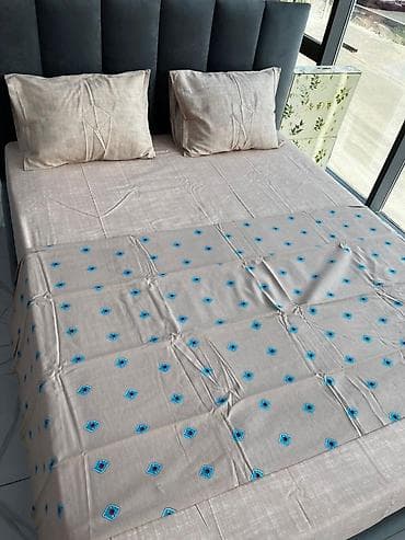 Постельное белье: Постельное белье — комплекты разных дизайнов Описание: - Комплекты — 5