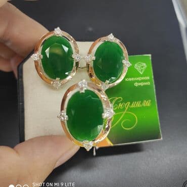 эксклюзивные свадебные пригласительные: Серебряный комплект камни под изумруд серебро напыление золото 925 — 2