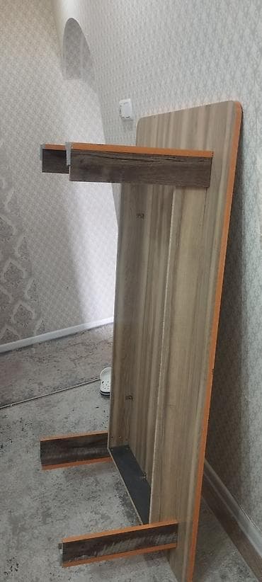 столешница под телевизор: Низкий прямоугольный стол из ЛДСП под дерево. - Назначение — 5