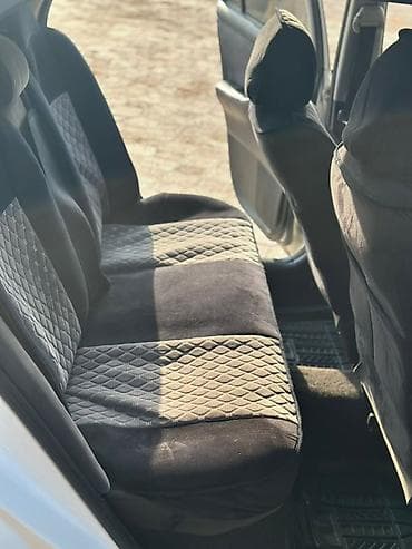 lend cruizer: Toyota Corolla: 2005 г., 1.5 л, Автомат, Бензин, Хэтчбэк — 10